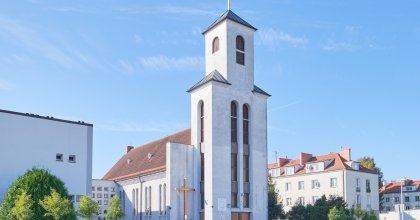 ul. Jedności Narodowej 68, ZBÓR_KOŚCIÓŁ-KRZYŻA (gez) (5)