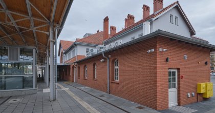 ul. Kolejowa 3, DWORZEC KOLEJOWY (gez) (7)